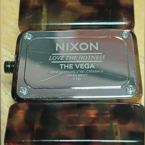 X The Vega Tortoise shell acrylic w/elastic band Black Dial 3 gold hand movement - Picture 4 of 11